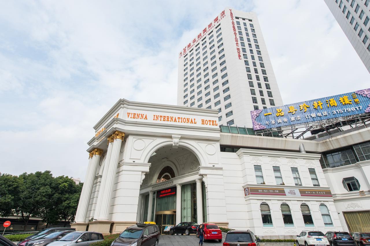 Vienna International Hotel Shanghai Train Station Dış mekan fotoğraf